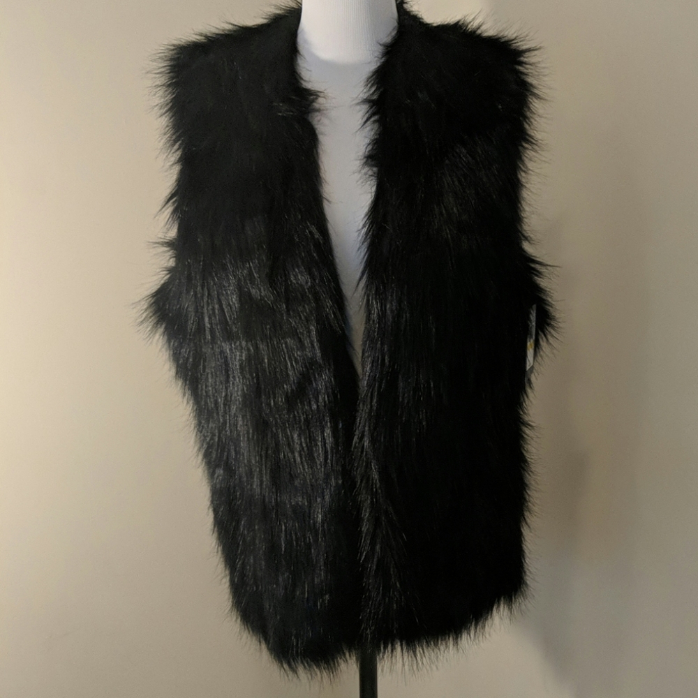 Chaus black faux fur vest Medium